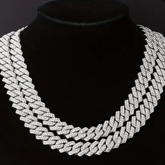 🆕️18k Cuban Link Chain🥰 - Picture 2 of 6